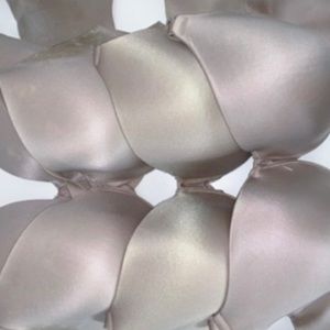 Soma 34ddd / 34f bras vanishing back